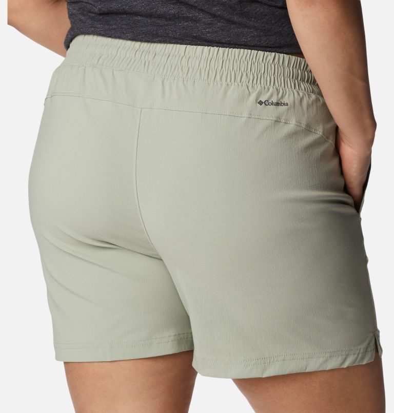 Women's Columbia On The Go Shorts Olive | Plus Size CA-O85L3